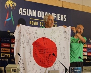リオ五輪の次はW杯最終予選で熱くなろう！メダリストから日本代表に寄せ書きのプレゼント