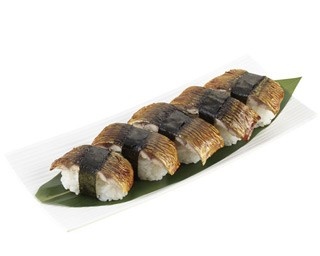 人気寿司店が監修！コンビニで買える本格「とろさんま寿司」