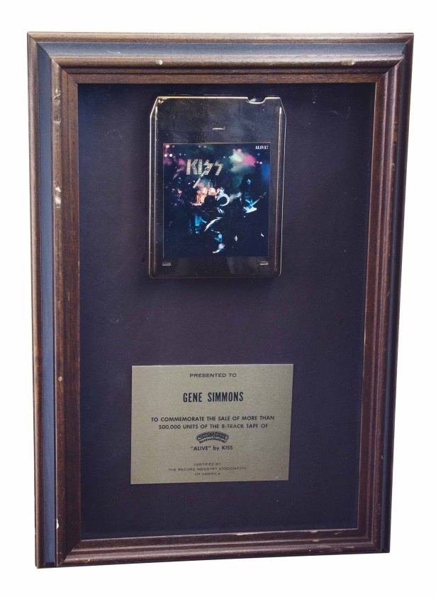 KISSの人気を一躍世界レベルに引き上げた名盤「地獄の狂獣 キッス・ライブ Alive!」(1975年)