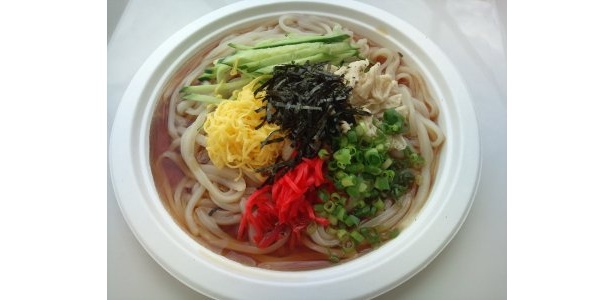 うどんのような食感の広東冷麺