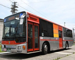 山陽バスが山陽電鉄の新型車両にそっくりなバスを運行