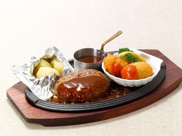 定番人気のハンバーグと豪華フライがセットに！「ハンバーグ＆牡蠣のクリームコロッケと子持ち帆立フライ」(単品1382円)