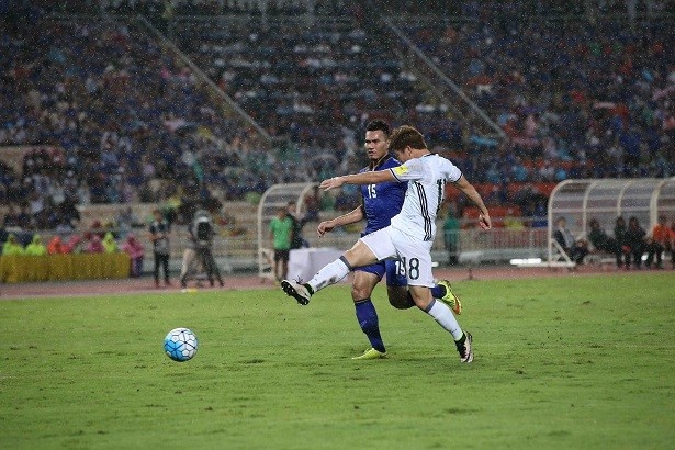 【写真を見る】2ゴール目を決めた浅野拓磨選手