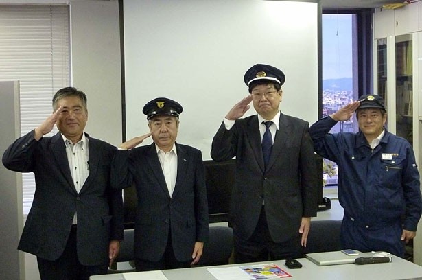 若桜鉄道の山田社長(右端)