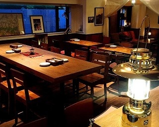 都会に現れた山小屋！原宿に自然派グリルバルが開店