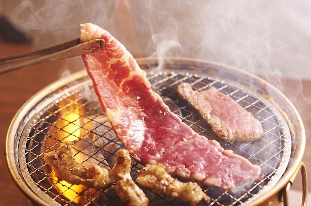 【写真を見る】熟成肉の食べ放題を堪能！