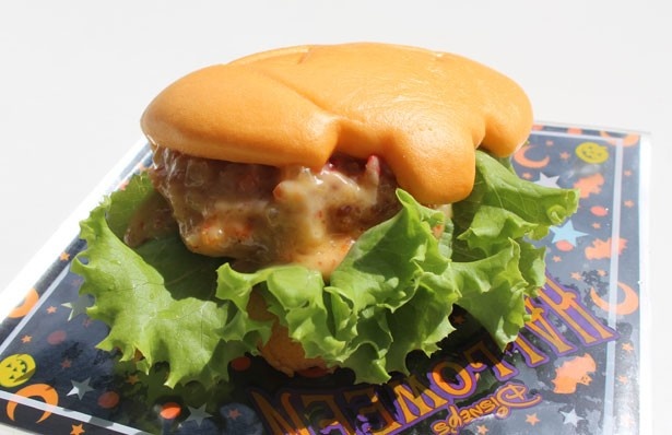 「パンプキンシェイプ・エビカツパオ」は、酸味が効いたトロトロのソースも美味