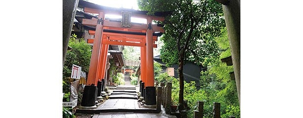 伏見稲荷大社の稲荷山へと登る山道の三ツ辻にある茶屋/三玉亭