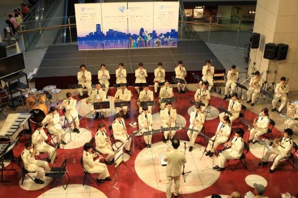 カップヌードルミュージアムでは、11月5日(土)18：00～横浜市消防音楽隊による吹奏楽演奏が楽しめる