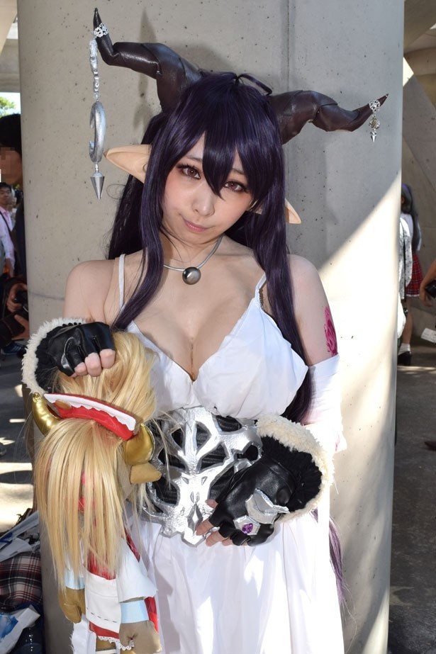 新旧さまざまなゲームのキャラに扮したコスプレイヤーが集結