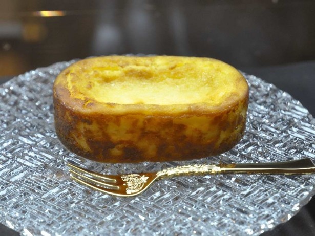 チーズの風味が濃厚なノコアのチーズケーキ(写真はスモール、1510円)
