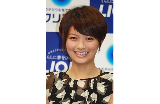 榮倉奈々が大テレ!?思わず“爆笑”の新CMとは？