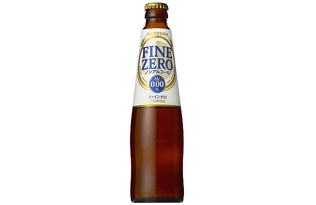 「サントリー ファインゼロ」小瓶と、ほか2社のビール