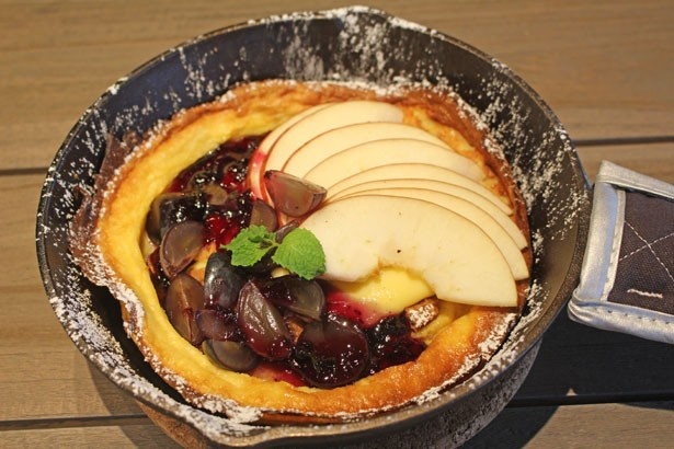 「季節のフルーツパンケーキ」(ドリンク付き・税抜1550円)