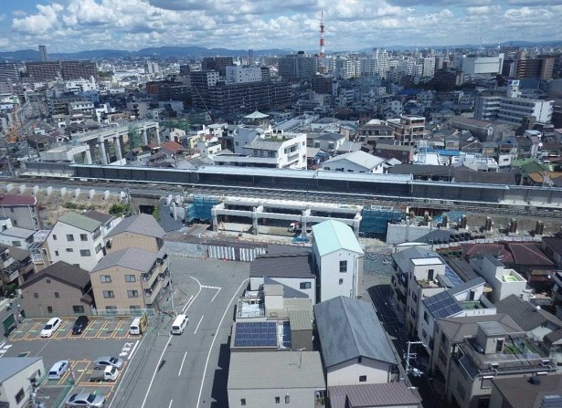着々と工事が進む淡路駅。駅の形も明らかになりつつある