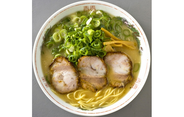 「あじと」の昔ながらのラーメン（650円）。九条ネギなど、素材もこだわっている