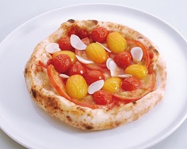 さまざまなトマトが色鮮やかに映える「マリナーラ」