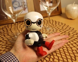トヨタの新型ロボット「KIROBO mini」が今冬発売！会話を通じた成長も