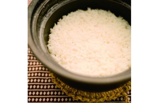 お米のおいしさを噛みしめて。｢土鍋ごはん｣(800円〜)