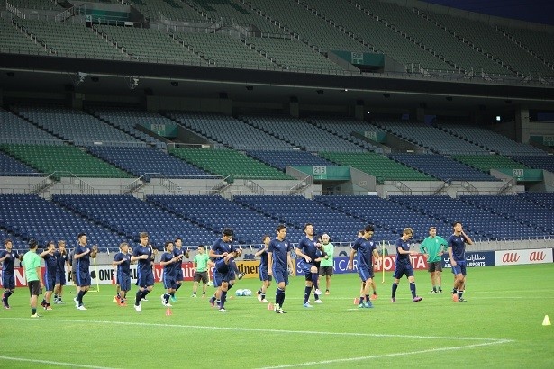 試合会場の埼玉スタジアム2002で前日練習を行った日本代表