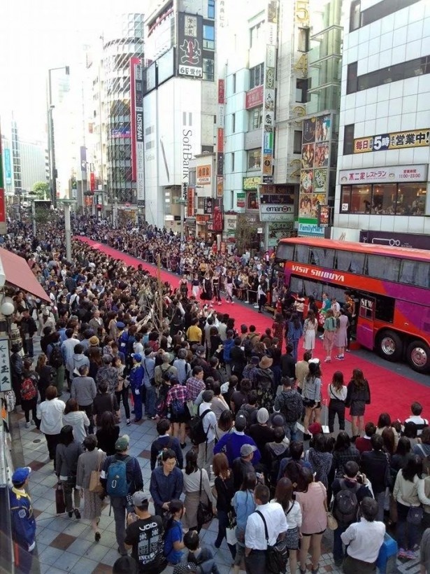 西内まりやが登場 渋谷で路上ファッションショー開催 ウォーカープラス