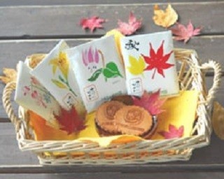 もみじ散策のおともに最適！紅葉をより一層楽しめる六甲高山植物園せんべい