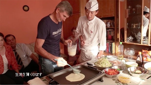 カーシャのお父さんが、ポーランド風のお好み焼を作ってくれた