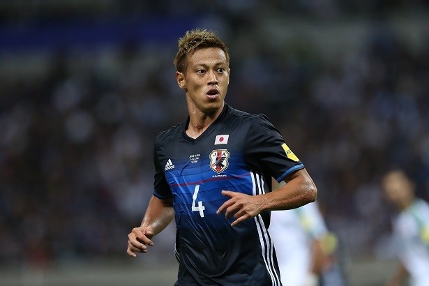 惜しいシュートを放った本田圭佑選手