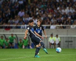 サッカー日本代表、世界への道！劇的勝利を手繰り寄せた山口蛍の一撃
