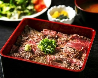 1日10食限定！関西で伝説となった行列ができる究極の和牛ステーキ重