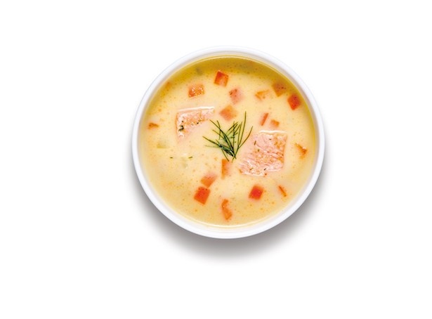 サーモンフィレに、大豆や人参など根菜がたっぷり入ったボリューム満点のスープ「サーモンと根菜のポテトスープ」