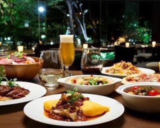 キャンドルライトが揺れる「秋の味覚deビアナイト」