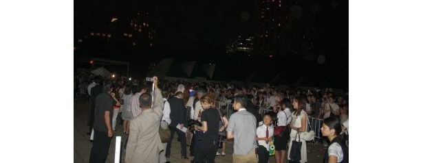 観客たちにも祝福されていた