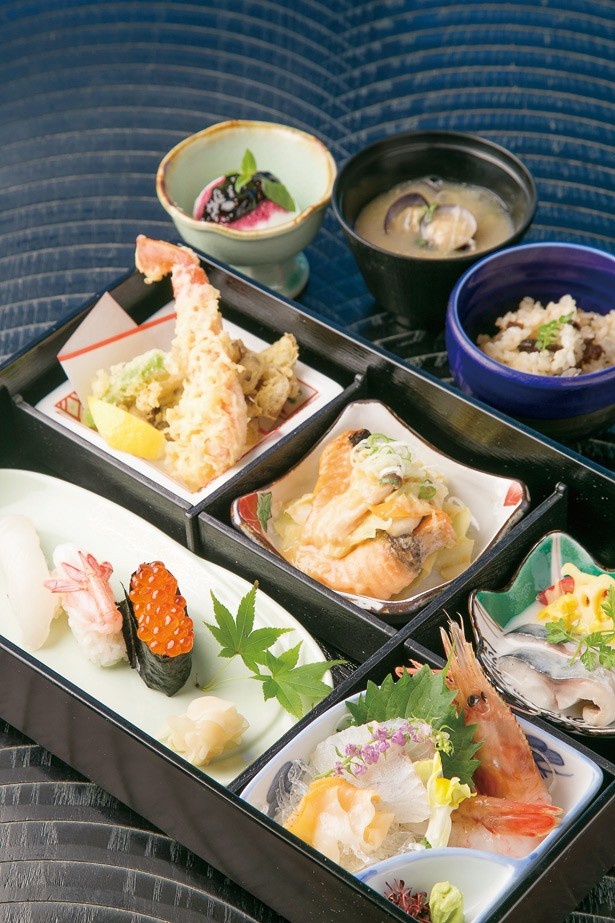 北海道のご当地食材が勢ぞろい！バラエティに富んだ8品を楽しめる「北の恵膳」(3500円)/炭焼・寿し処 くし路 (6F)
