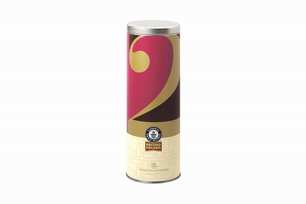記念パッケージは缶タイプと箱入りの2種