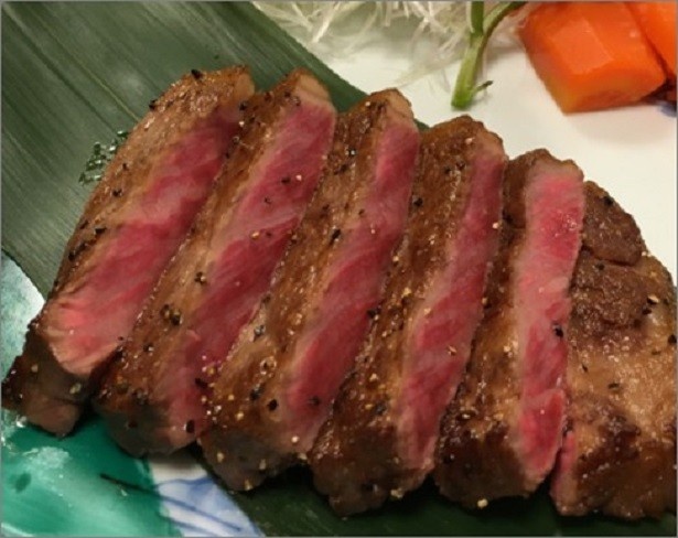 「銀座 吉澤」の「銘柄牛ステーキ」(2538円)