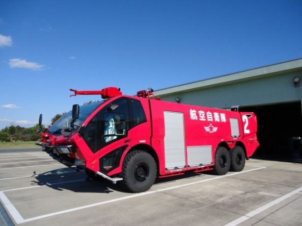【写真を見る】救難消防車も登場！