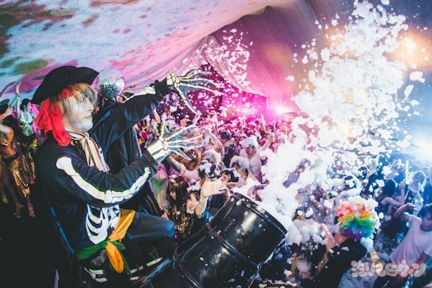 毎年フロアが超満員になる大人気DJ＆EDM中心の大人のオールナイトパーティーも開催