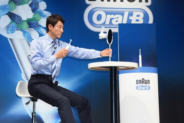 発表会では歯磨き体験コーナーも実施