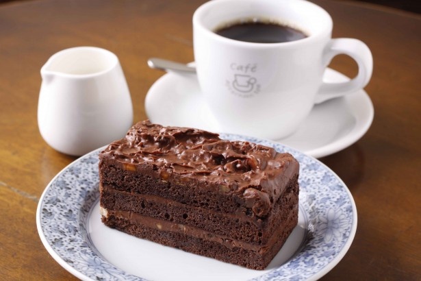 【喫茶店 ZAZI】ダークラムナッツチョコケーキ