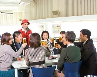 お歳暮を贈る前に飲んでみよう！アサヒビールの工場見学でギフトビールが試飲できる