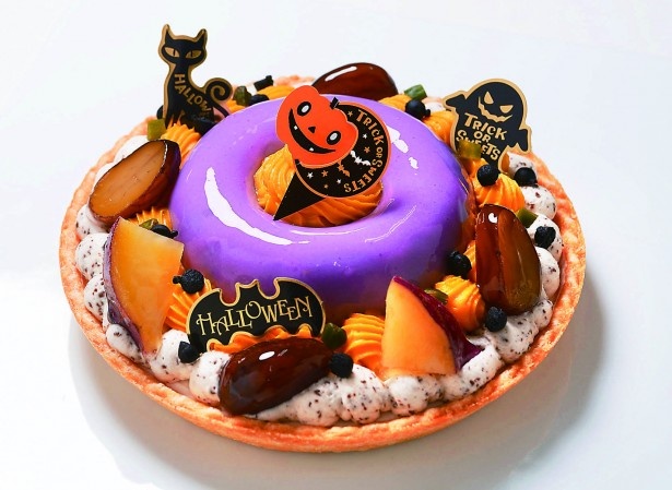 松坂屋名古屋店本館B1の「パステル・ミュゼ」には、紫芋のハロウィンアラモード(1300円)が登場