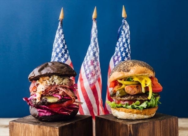 【写真を見る】米国大統領選挙に伴って展開されている「Mr.BURGER」と「Mrs.BURGER」