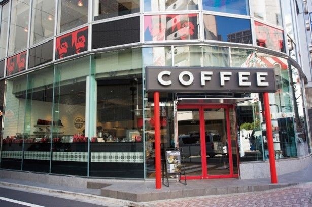 【写真を見る】「GORILLA COFFEE」の渋谷店外観