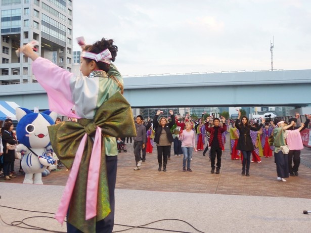 よさこいの踊り子による講習会を開催
