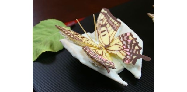 これなら女子も喜びそう!?キアゲハのチョコレートとウエハース(1200円)