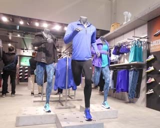 国内唯一の商品も！　ニューバランス直営店が札幌にオープン