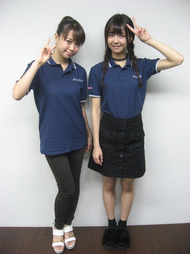 「Juice=Juice」の高木紗友希（左）・宮崎由加（右）