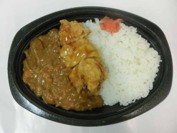 宮崎名物のチキン南蛮をトッピングした九州地区の「チキン南蛮カレー」（398円）