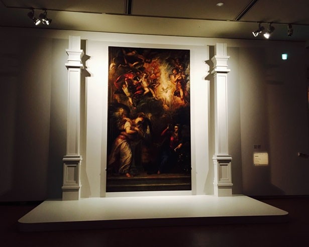 【写真を見る】ティツィアーノ・ヴェチェッリオの大作《受胎告知》が今回特別出品